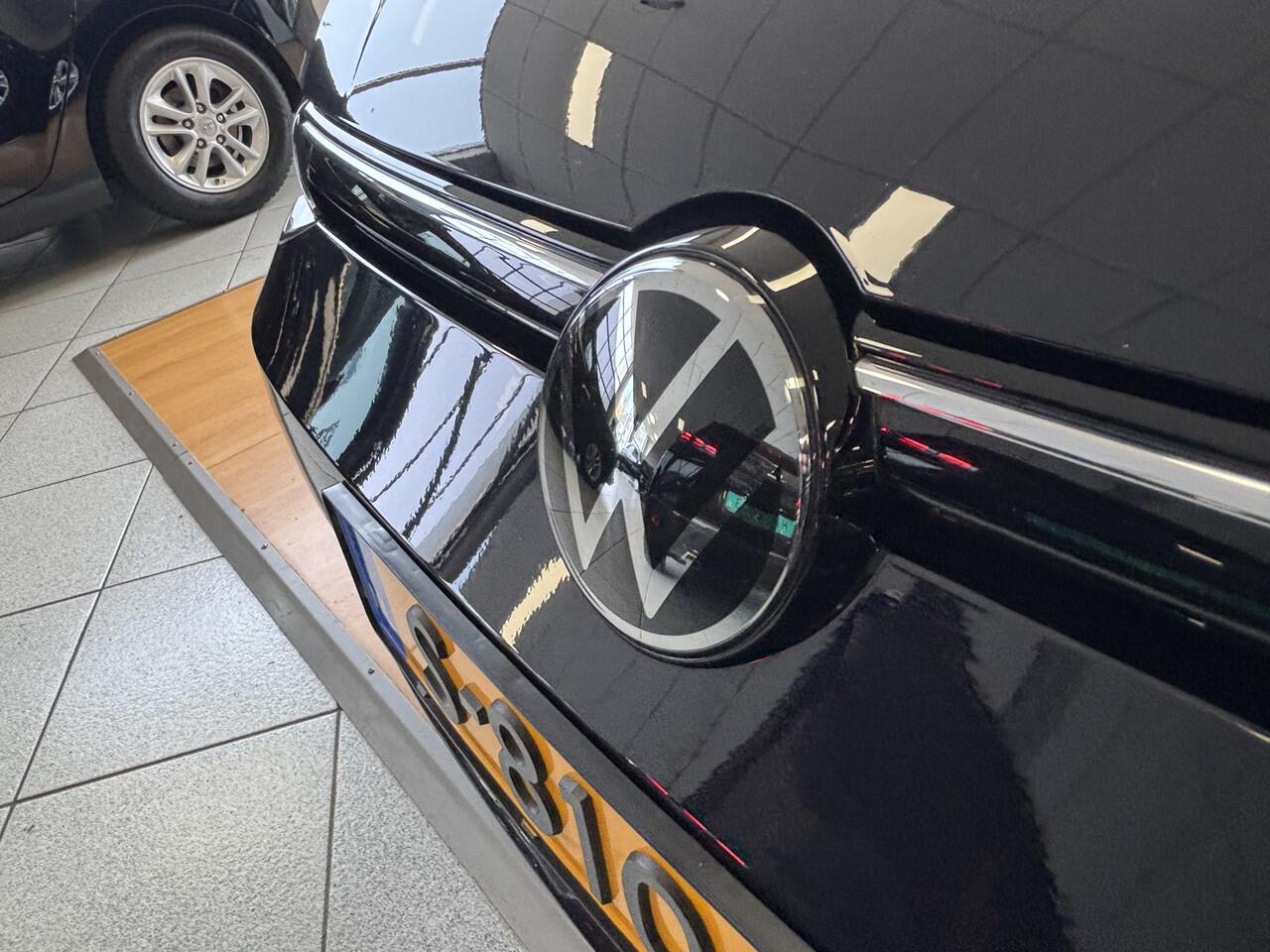 Volkswagen GOLF 1.0 TSI * BOMVOL * NAVI * STOEL+STUURVERW. * CARPLAY