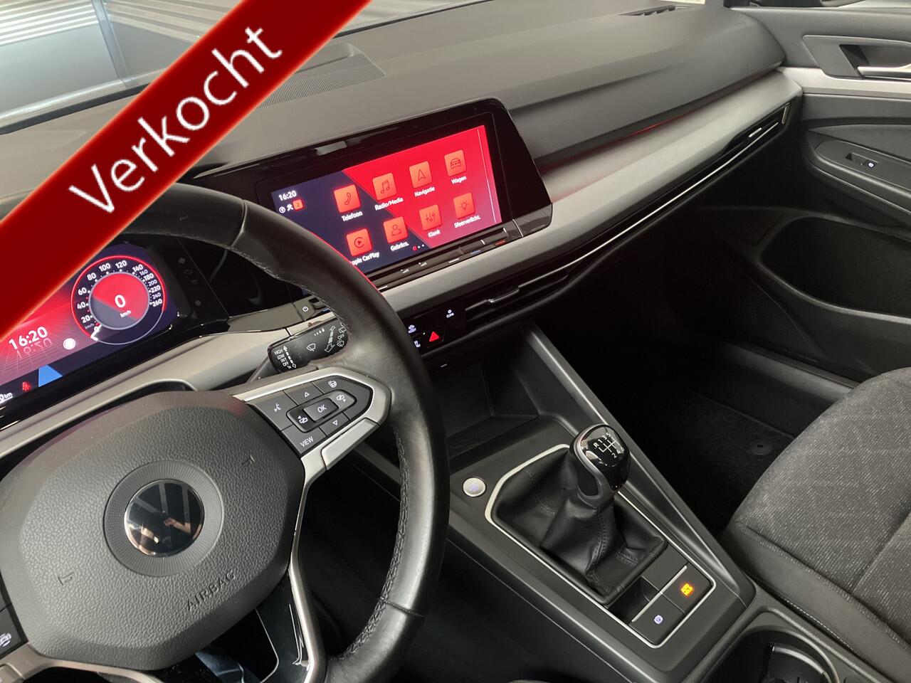 Volkswagen GOLF 1.5 TSI/PDC V+A/18 INCH/NAVI/CARPLAY/STOEL/STUUR VERW/ENZ