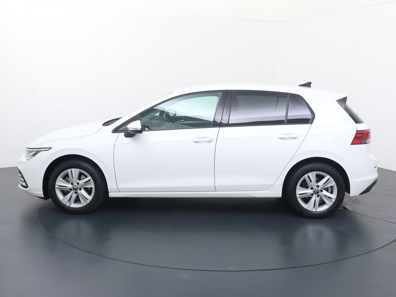 Volkswagen GOLF 1.0 TSI Life | 110 PK | Multifunctioneel stuurwiel | Cruisecontrol | Stoelverwarming | Achteruitrijcamera |