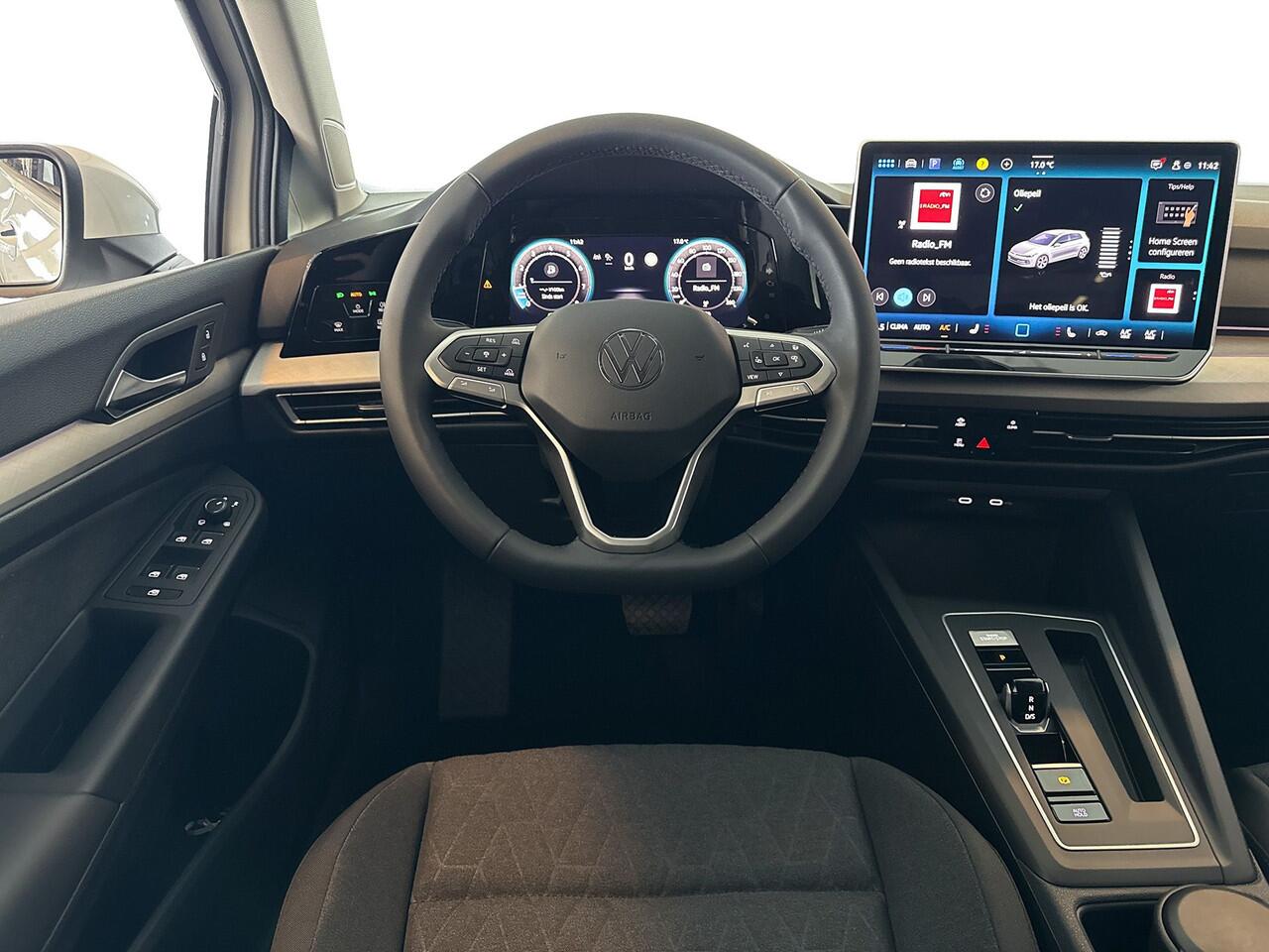 Volkswagen GOLF 1.5 eTSI 116pk Life Edition Airco automatisch | Stoelverwarming | Sfeerverlichting