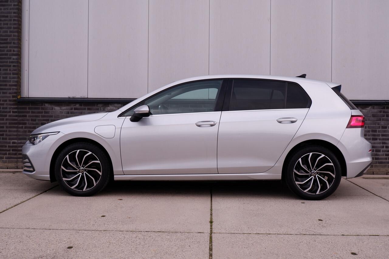 Volkswagen GOLF 1.4 eHybrid Style PHEV | Elek. Trekhaak | IQ-Light | Carplay | Memory | Navi | Sfeerverlichting