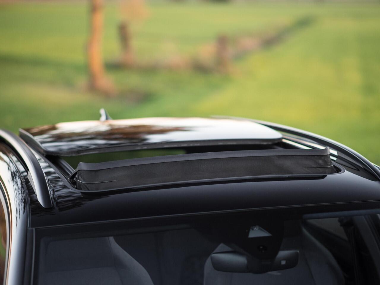 Volkswagen GOLF Variant 1.5 eTSI R-Line Pano ACC Stoelv