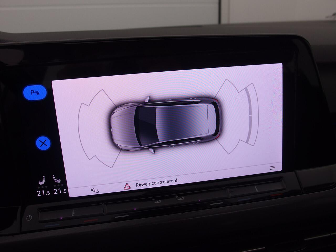 Volkswagen GOLF 1.5 eTSI 150PK 1st Edition Style AUTOMAAT / PANORAMADAK / FULL LED / SFEER / STOELVERW / NAVI / CARPLAY / DAB+ / ACC / NL-AUTO