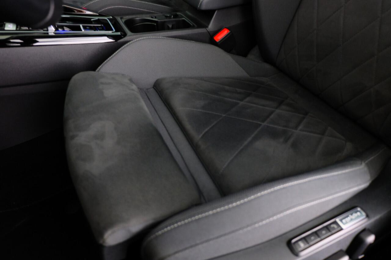 Volkswagen GOLF 1.4 eHybrid Style | TREKHAAK | CARPLAY | CAMERA |