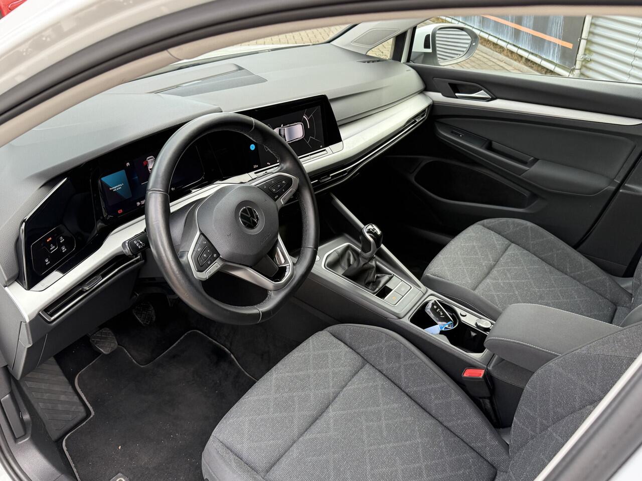 Volkswagen GOLF 1.5 TSI Style | ACC | PDC V+A | Navi | Clima | Led Koplampen | LM Velgen | RIJKLAARPRIJS INCL 12 MAANDEN GARANTIE EN BEURT