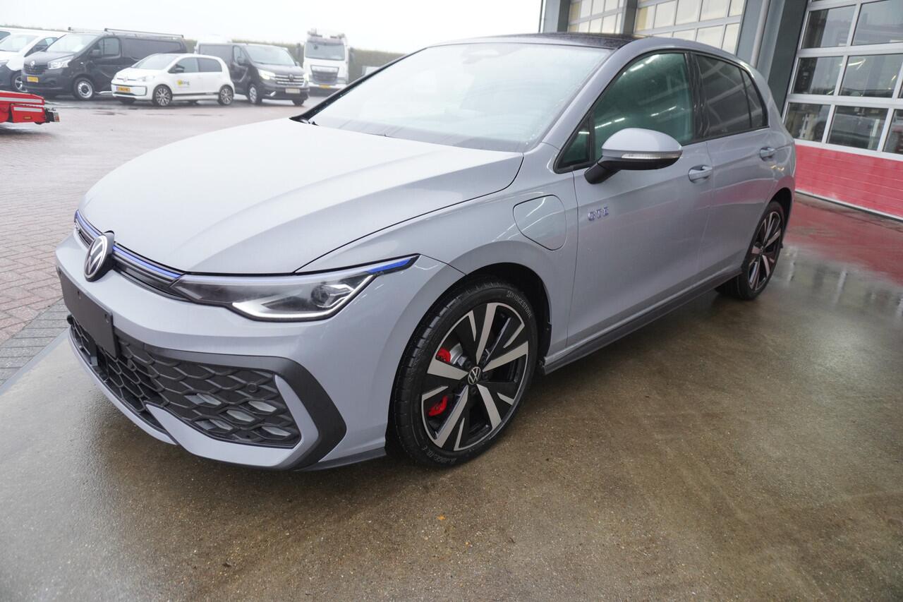 Volkswagen GOLF 1.5 eHybrid GTE 272PK Automaat Black Style nr. V145 | Climate | Adap.Cruise | 360 camera | Navigatie via Apple-Android