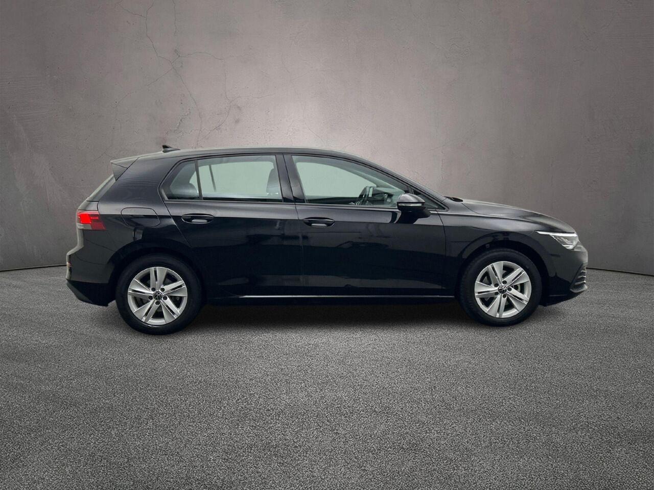 Volkswagen GOLF Style 1.5 eTSI 150pk DSG Automaat Adaptive cruise control, Navigatie, LED koplampen, Achteruitrijcamera, Stoelverwarming, App connect, Parkeersensoren