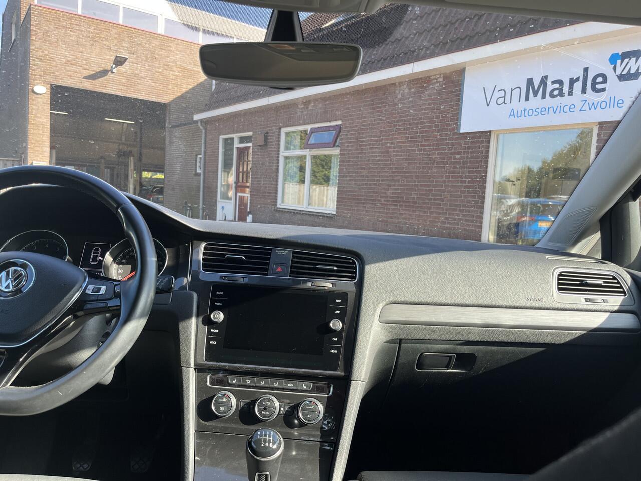 Volkswagen GOLF 1.0 TSI Comfortline Business STOELVERWARMING MASSAGESTOELEN CARPLAY