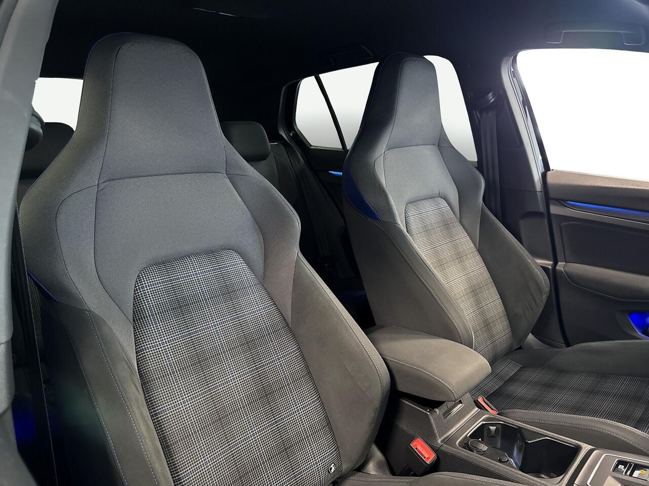 Volkswagen GOLF 1.4 eHybrid 245pk GTE / Adaptive Cruise Control / Navigatie 'Discover Pro' / 'App-Connect /