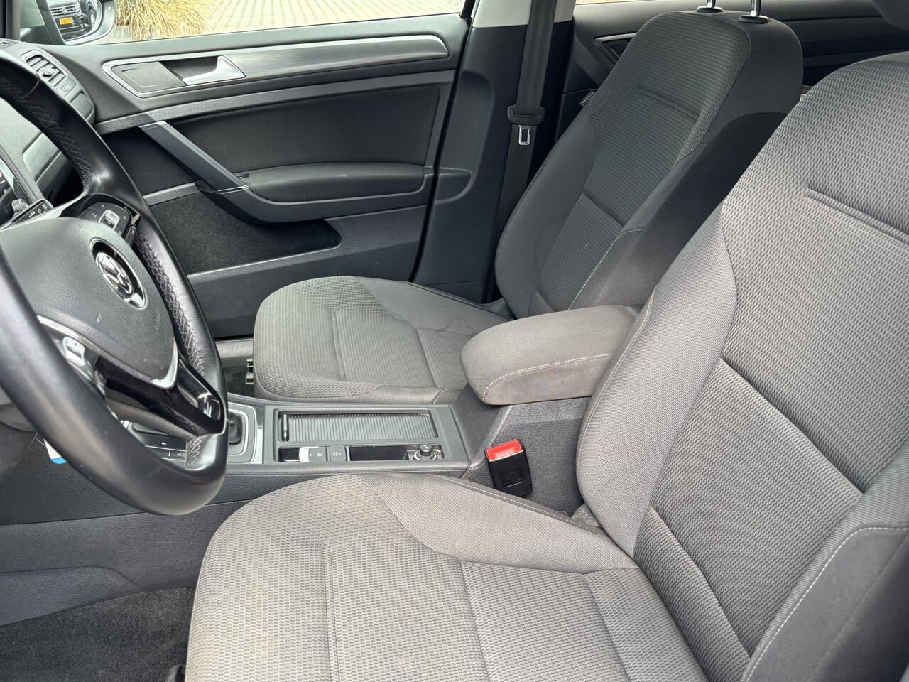 Volkswagen GOLF 1.5 TSI Comfortline Afneembare Trekhaak, Adaptive Cruise & App-Connect