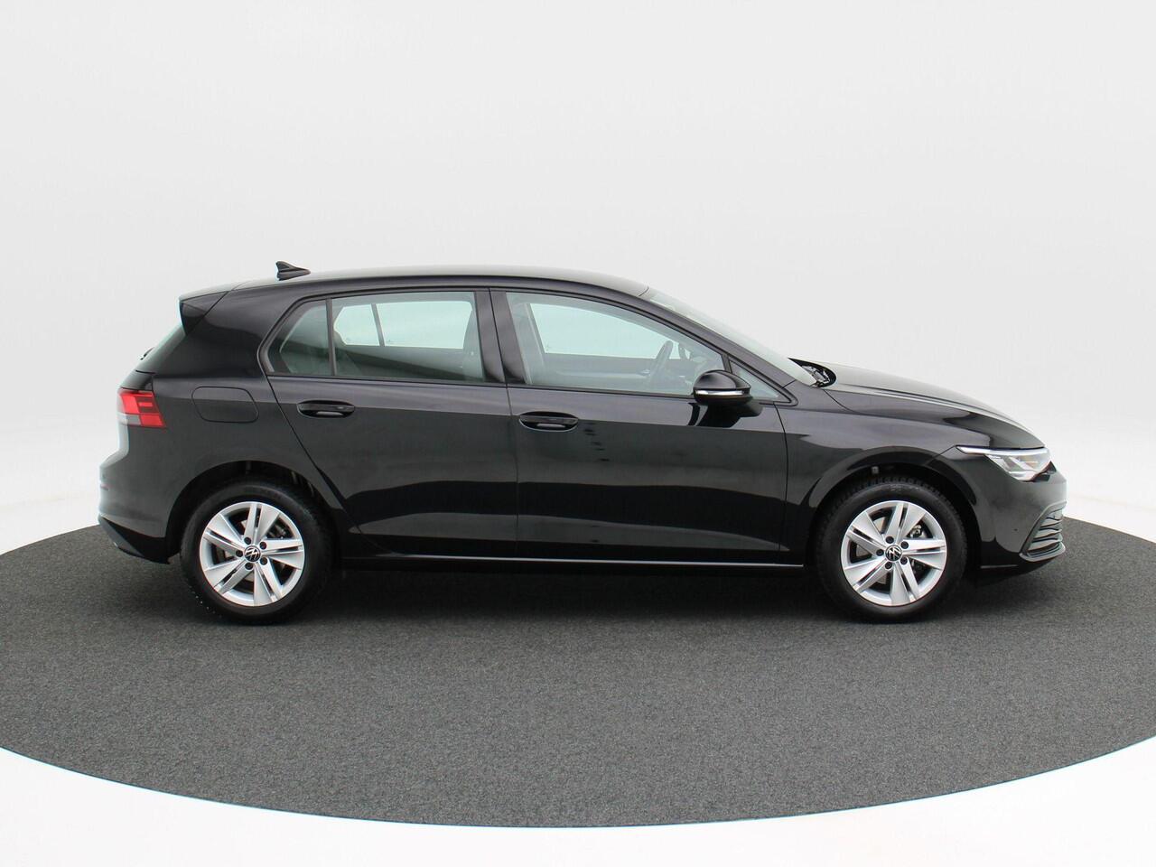 Volkswagen GOLF 1.0 eTSi 110 Pk Automaat Life | Adaptive Cruise | Climate | Parkeersensoren | Navigatie | Carplay | 68.916 Km!!