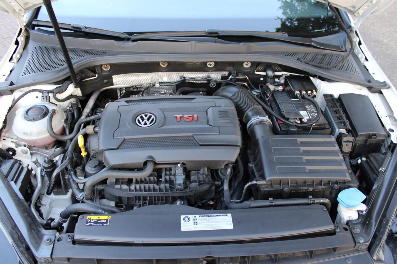 Volkswagen GOLF 2.0 TSI GTI Performance Pano, Navi, Camera, Garantie!