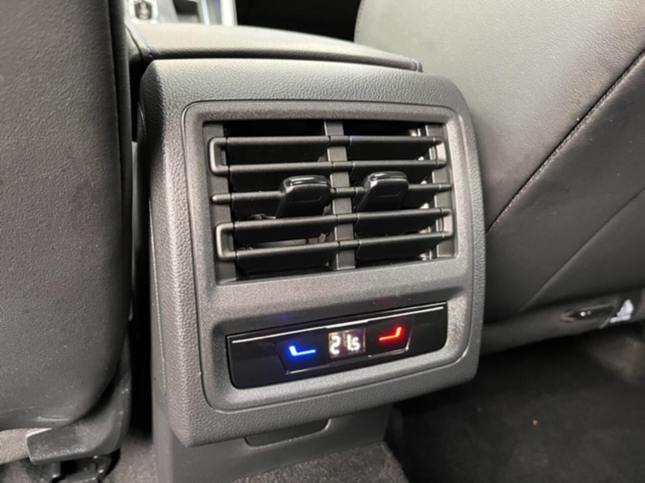 Volkswagen GOLF 2.0 TSI R 4Motion Performance / Pano / Camera / DCC