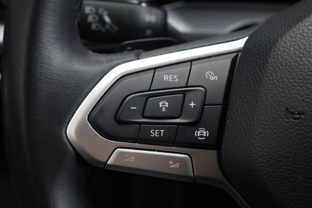 Volkswagen GOLF 1.5 eTSI Style Automaat | LED | Navigatie | Sfeerverlichting