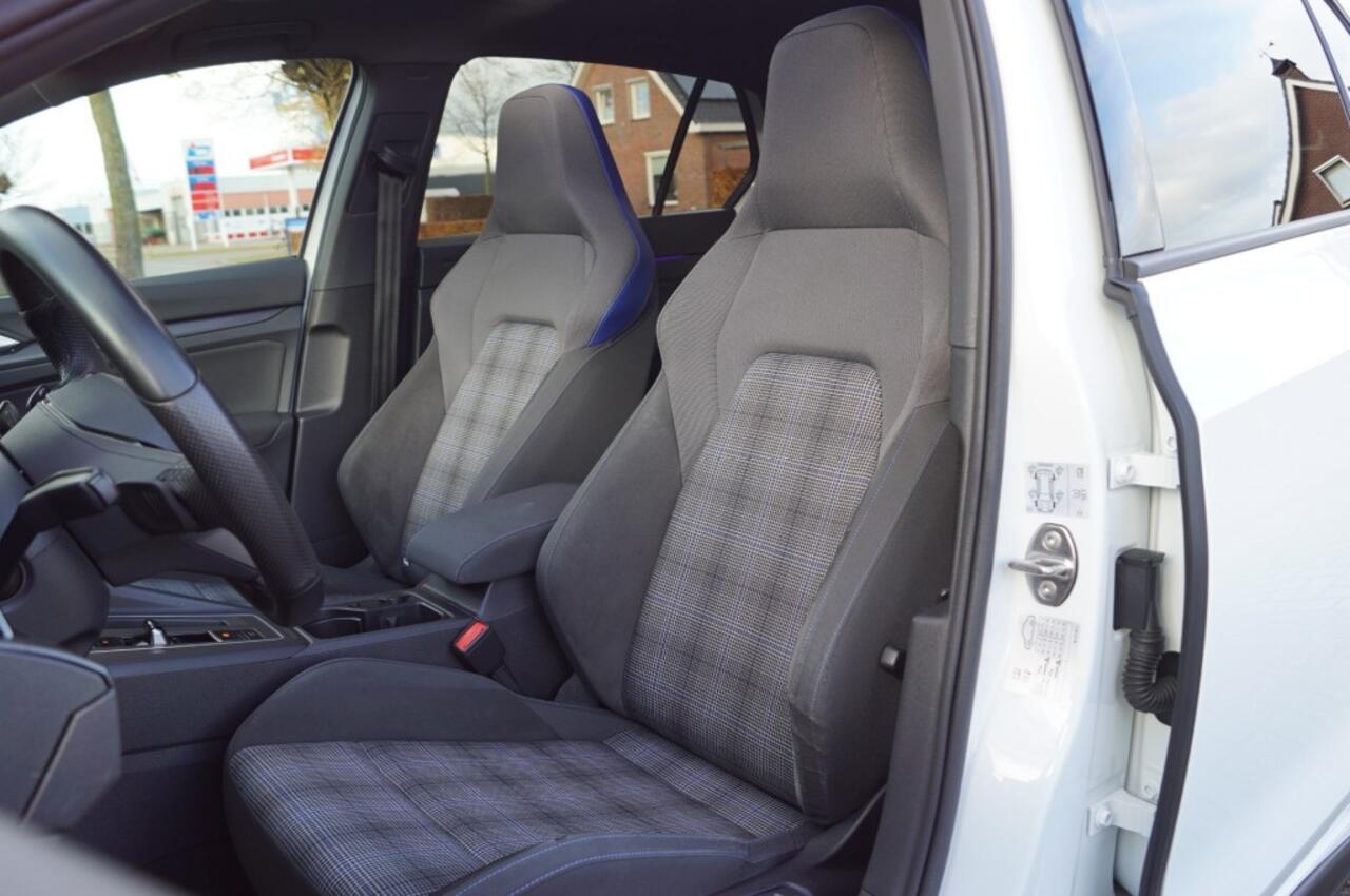 Volkswagen GOLF GTE 1.4 TSI Hybride (245pk) DSG Panodak/Key-less/Virtual/ACC/Camera/19 inch