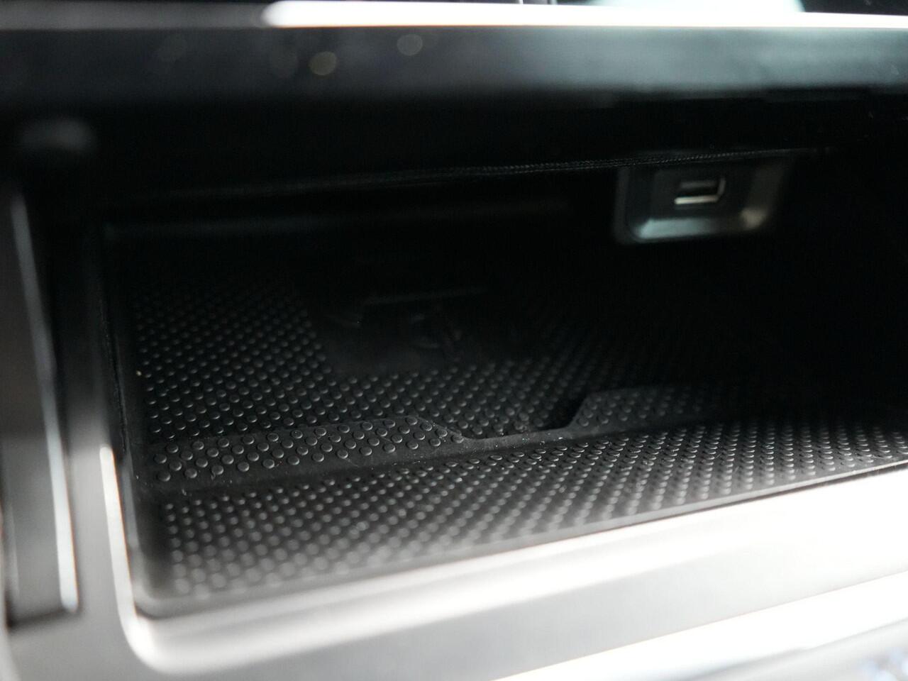 Volkswagen GOLF 1.4 eHybrid GTE | Dealer onderhouden | Standkachel | ACC | LED |