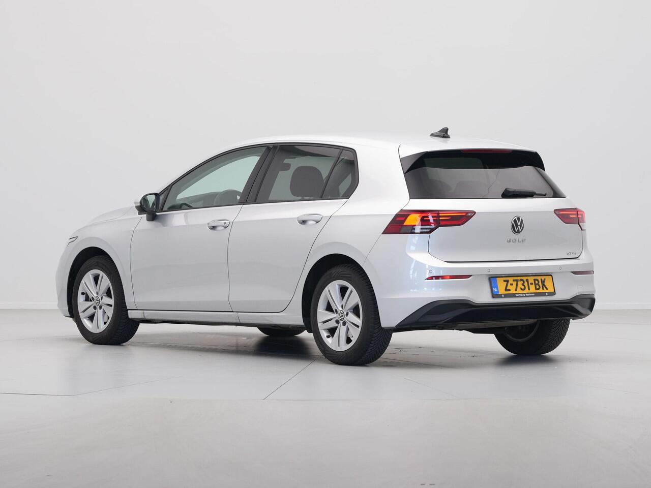 Volkswagen GOLF 1.0 eTSI 110pk DSG Life Business Navigatie Stoel/Stuurverwarming Massage Acc Pdc 65