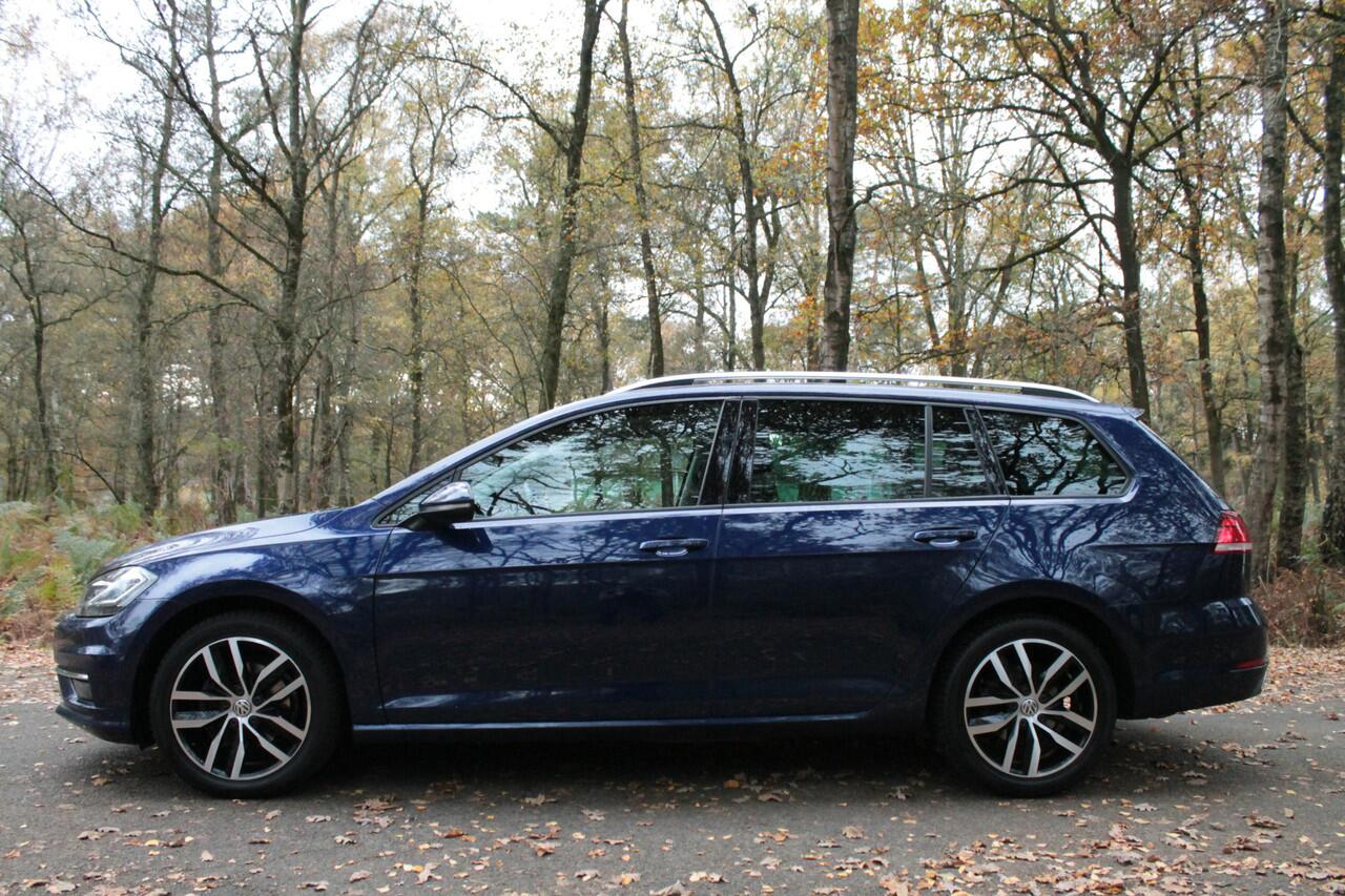 Volkswagen GOLF Variant 1.5 TSI Highline | Carplay | ACC | Trekhaak | Camera
