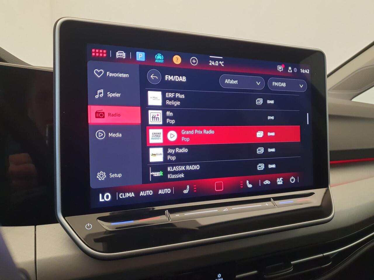 Volkswagen GOLF 1.5 eTSI 115pk DSG/AUT Life Edition Panoramadak, Camera, ergoActive