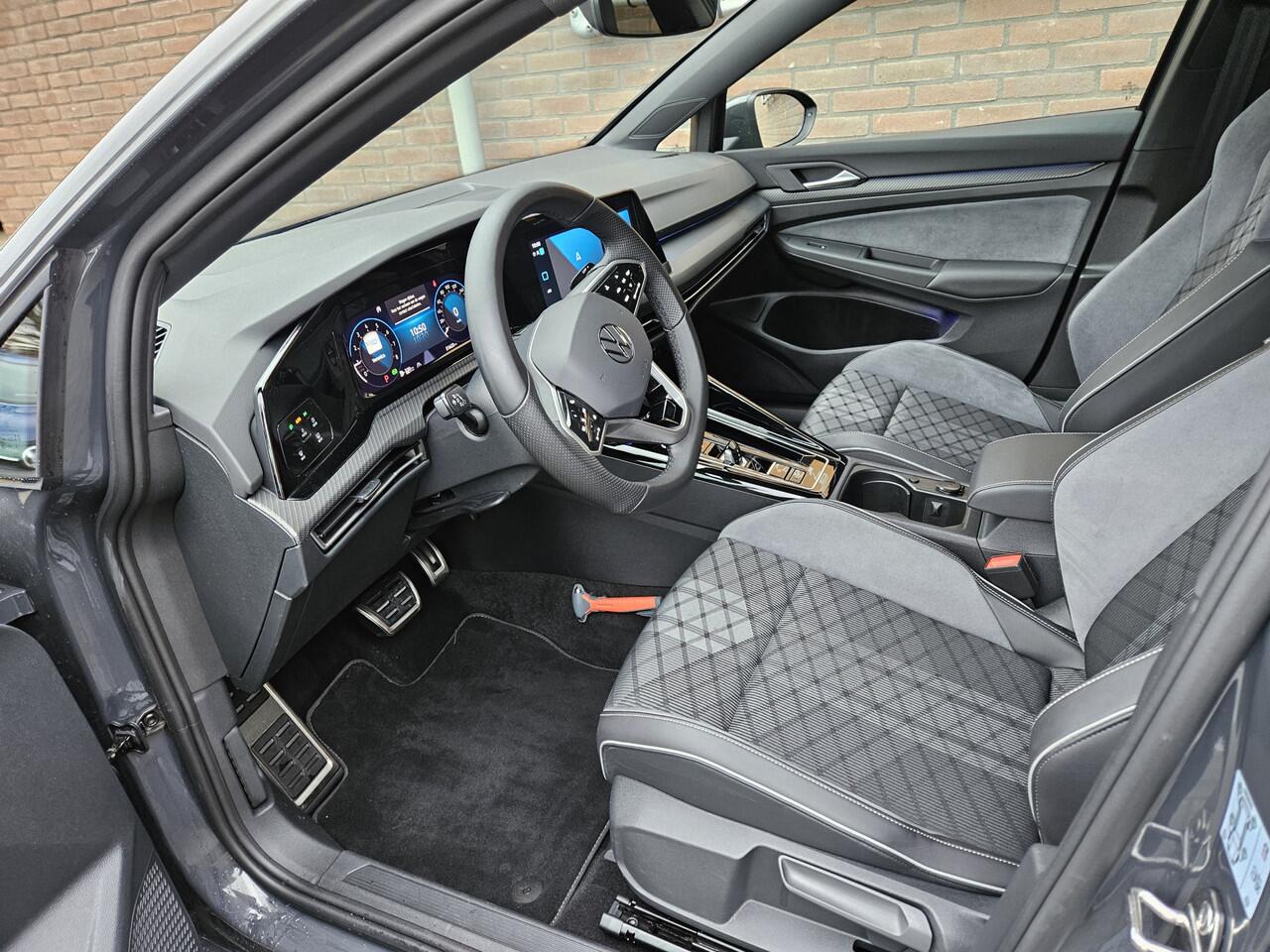 Volkswagen GOLF 1.5 eTSI R-Line