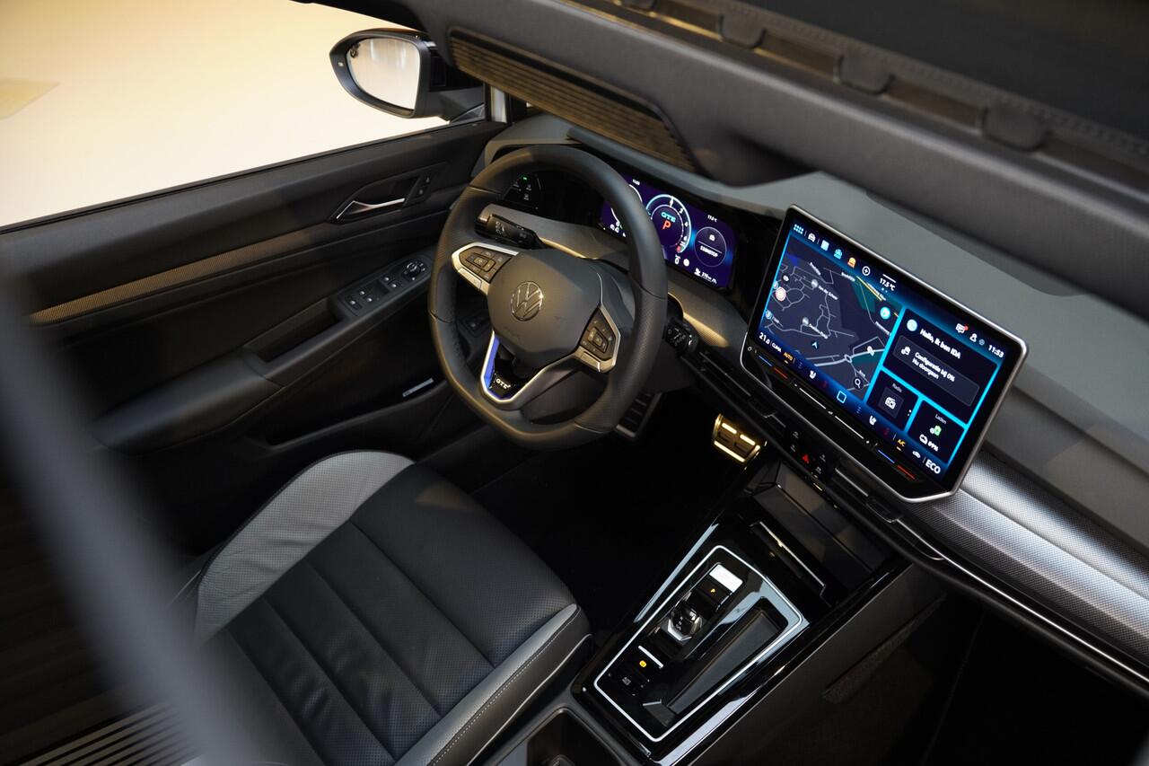 Volkswagen GOLF 1.5/272pk eHybrid GTE|2025|Panoramadak|Leer+Memory|Matrix LED|Trekhaak|19"Blackstyle|Cruise+ACC|PDC+Assist+Camera|LED-Mistlampen|VOL!