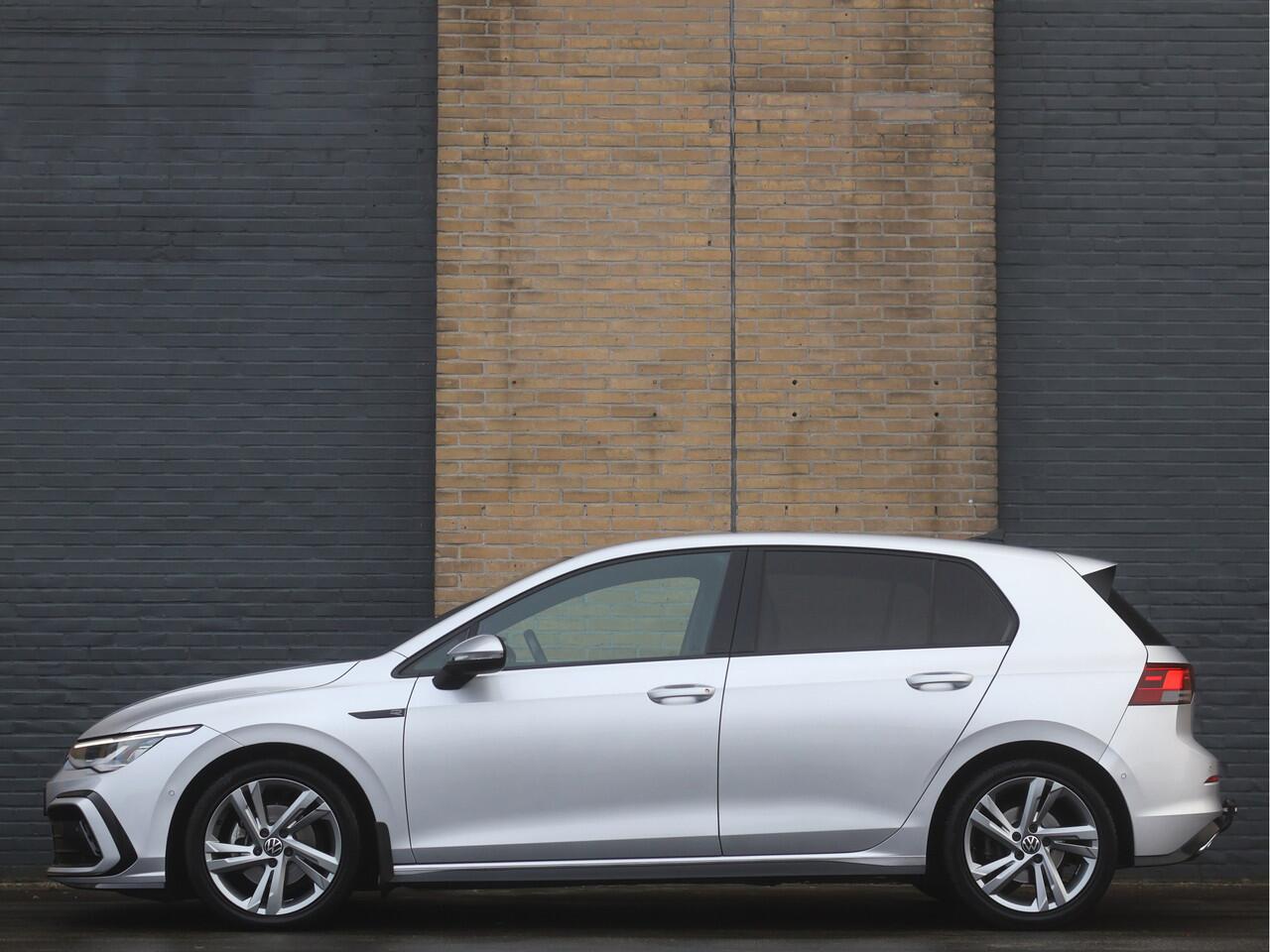 Volkswagen GOLF 8 1.5 TSI R-line 150PK | R-line | ACC | Carplay | Cam | Stoelverw. | Clima |