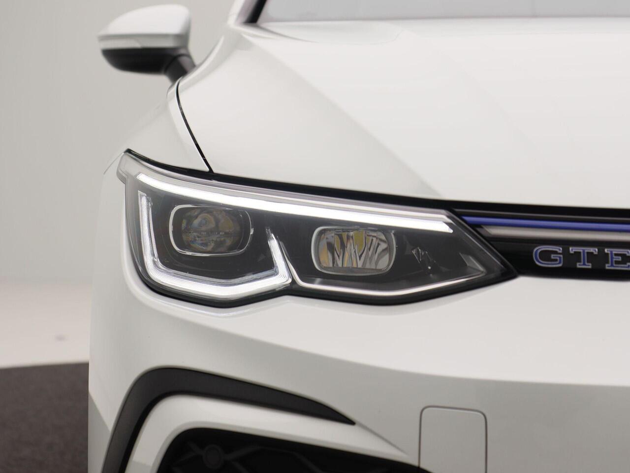 Volkswagen GOLF 1.4 eHybrid GTE | Full LED | Panorama Dak | Carplay | Climate Control | Parkeersensoren | Stoel Verwarming & Ventilatie | 18 Inch | 78.268 Km