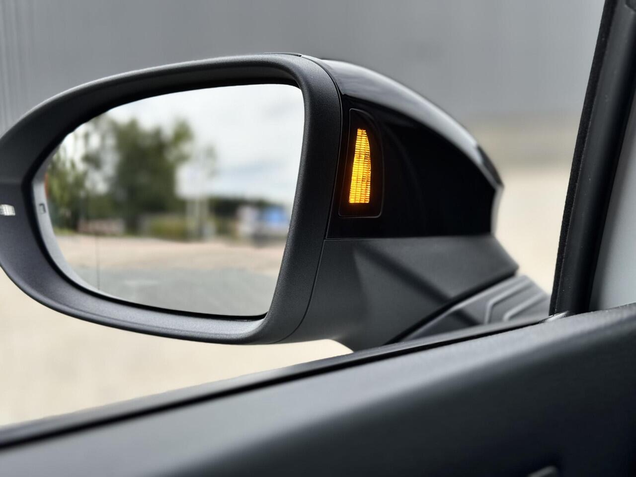 Volkswagen GOLF 2.0 TSI R 4Motion AKRA LEDER 333PK FULL