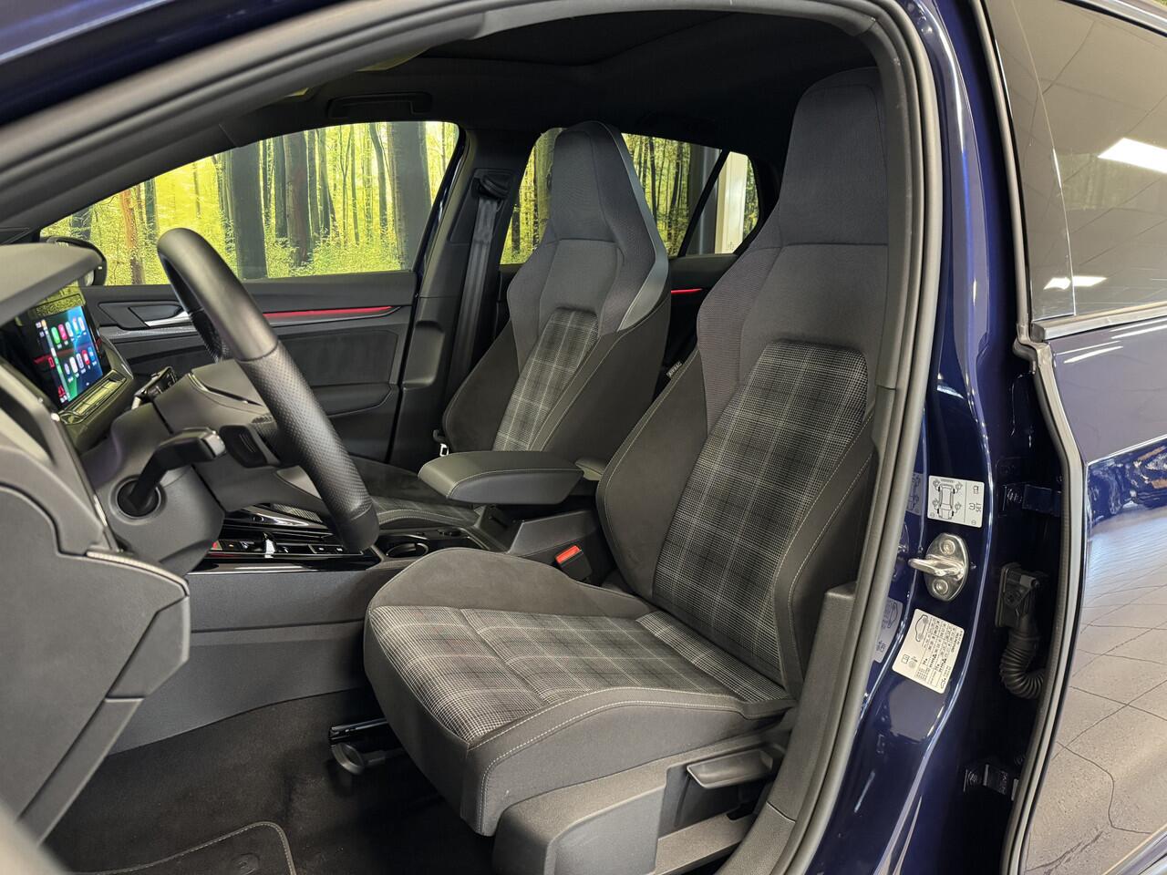 Volkswagen GOLF 2.0 TDI GTD | 200 PK! | Panoramadak | Head-Up Display | Wegklapbare Trekhaak | 19" Lichtmetaal | Stuurwielverwarming | Sfeerverlichting | Apple Carplay | Camera |