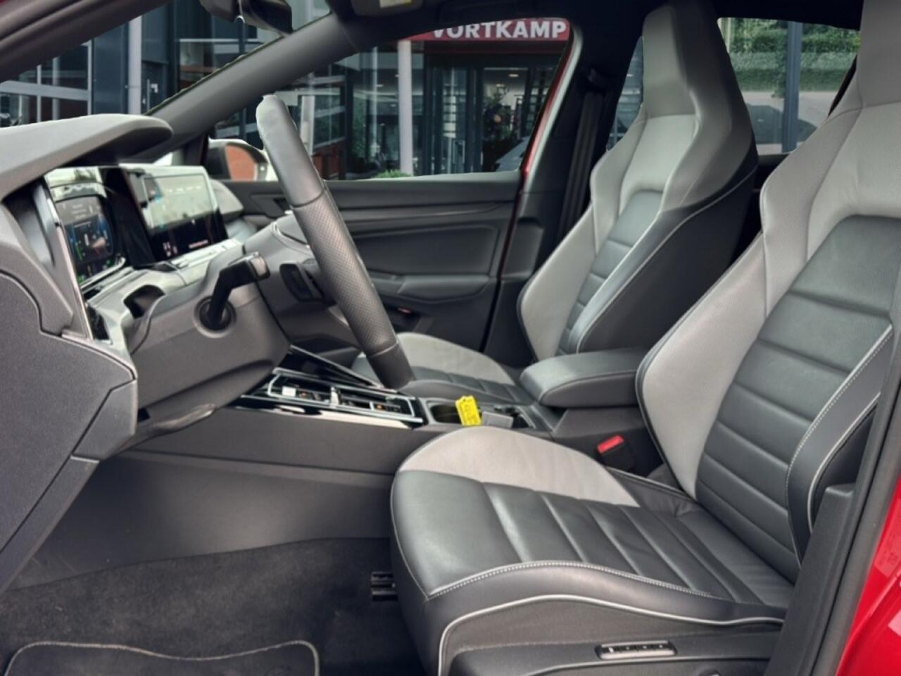 Volkswagen GOLF 1.4 TSI GTE LEDER/TREKHAAK/IQ-LIGHTS/CAMERA/STOEL-VENTILATIE