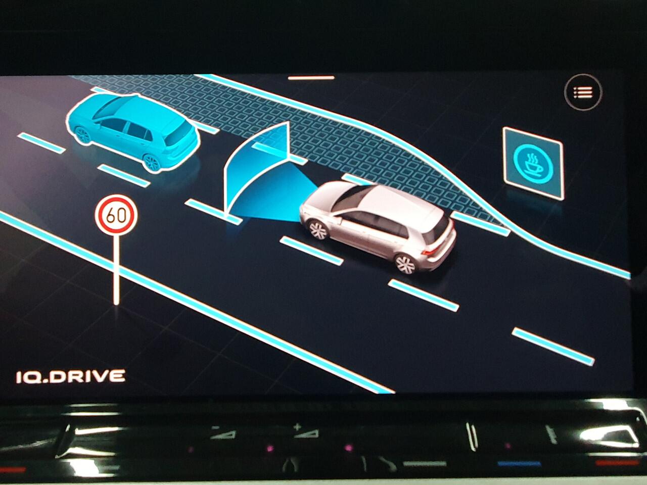 Volkswagen GOLF 1.0 eTSI Life Business NAVI/DIG.COCKPIT/LED/CLIMA/LMV