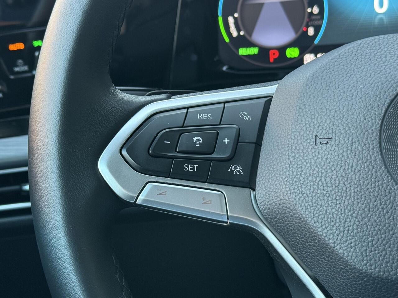 Volkswagen GOLF BWJ 2020 1.4 150 PK eHybrid Style NIEUW BINNEN! MASSAGESTOELEN | MEMORYFUNCTIE | LED | STOELVERW. | LMV | PDC