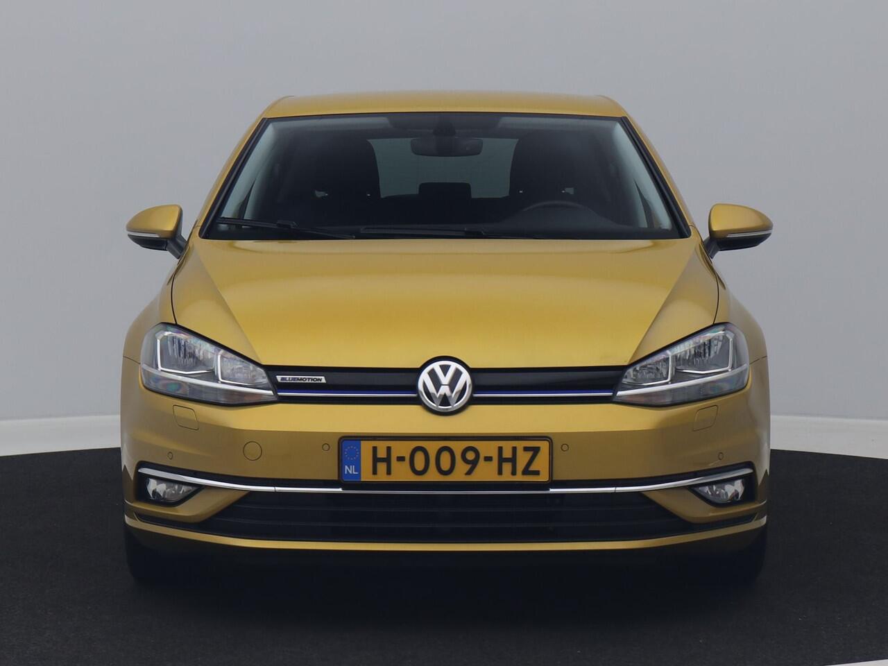 Volkswagen GOLF 1.5 TSI Comfortline Business | ADAPTIVE | CARPLAY | STOELVERWARMING