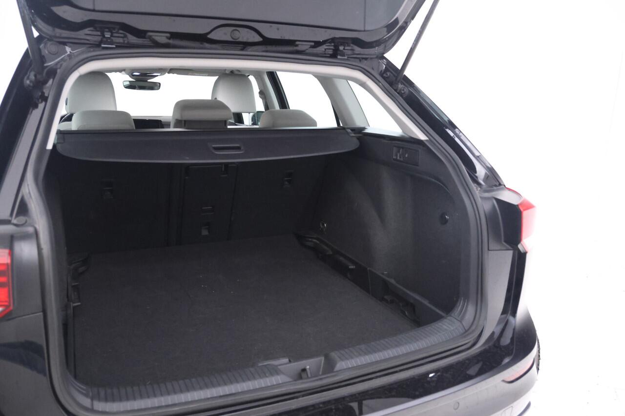 Volkswagen GOLF Variant 1.0 eTSI Life Business Automaat, Apple carplay, Lmv,