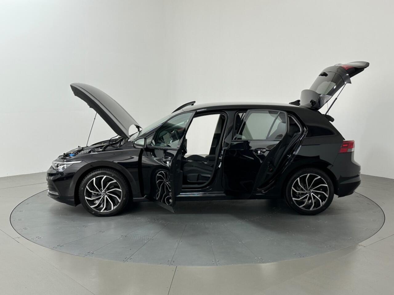 Volkswagen GOLF 1.5 TSI ACT ACTIVE LED WEGKLAPBARE TREKHAAK