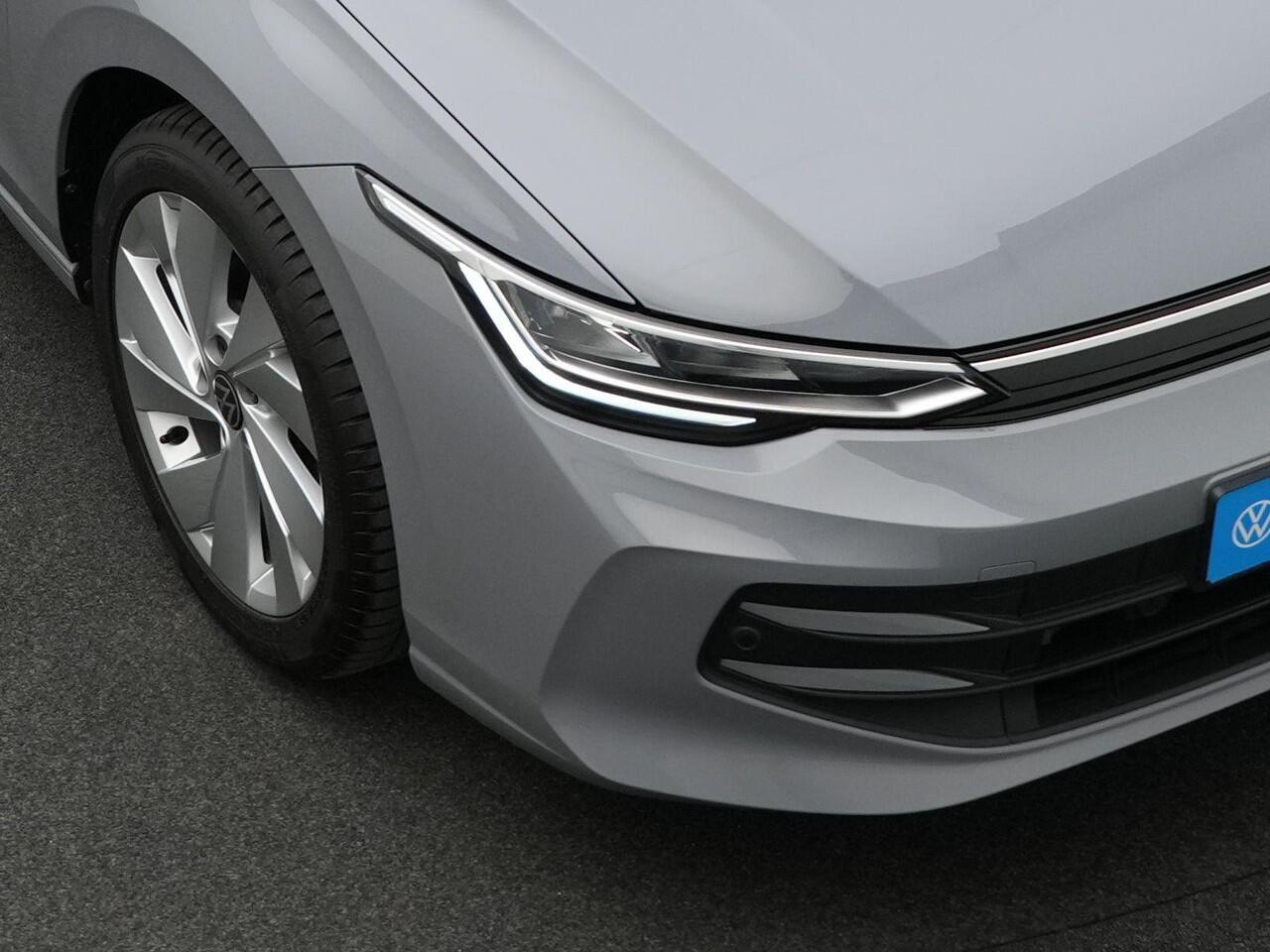 Volkswagen GOLF 1.5 TSI 115 pk Life Edition | Panoramadak | Stuur-/stoelverwarming | Parkeersensoren voor/achter