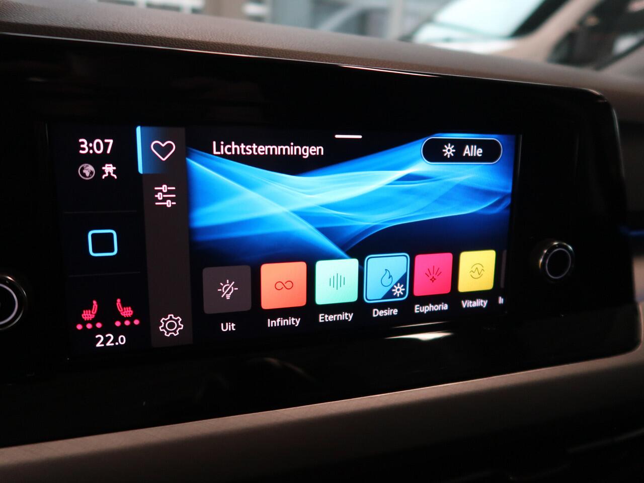 Volkswagen GOLF 1.0 eTSi 110pk DSG Life 5-drs. CAMERA/KEYLESS/WINTERPACK/CARPLAY/17INCH