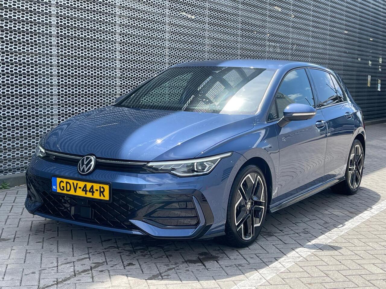 Volkswagen GOLF 1.5 eTSI 115PK DSG R-Line Edition / Achteruitrijcamera / App Connect / Keyless / Getint Glas / 18'' LMV / VW