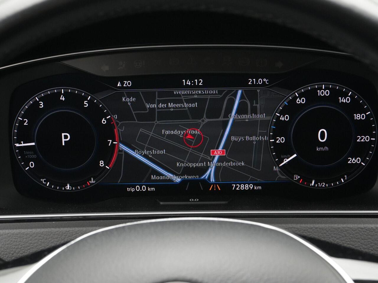 Volkswagen GOLF 1.5 TSI 130 pk DSG Highline | Stoelverwarming | Parkeersensoren voor/achter | Adaptive Cruise | CarPlay | DAB | 16 inch