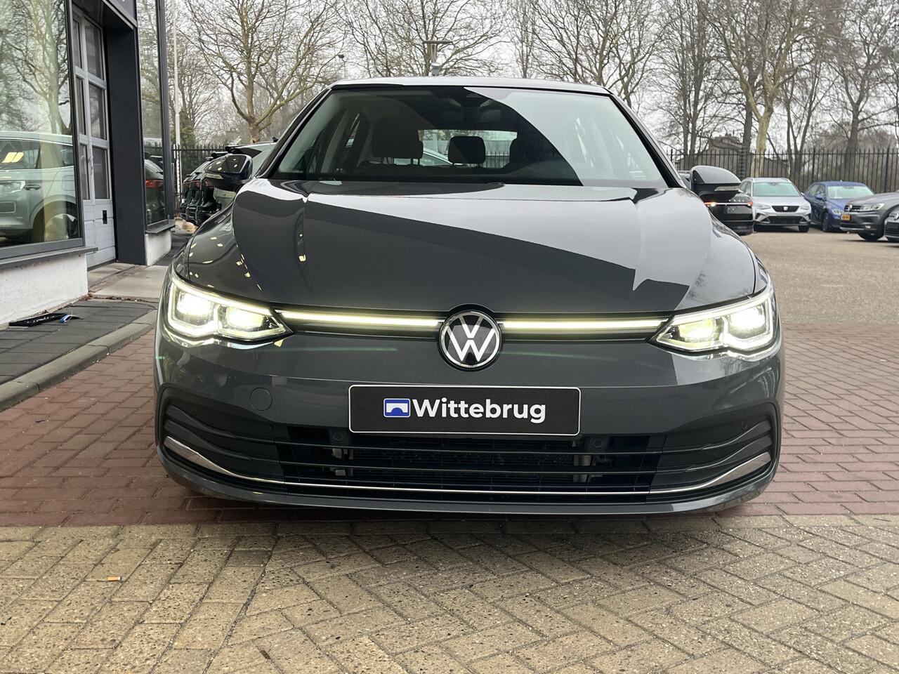 Volkswagen GOLF 1.4 TSI DSG eHybrid Style / Panorama dak / Geheugenstoel / Suéde bekleding / 17'' LMV