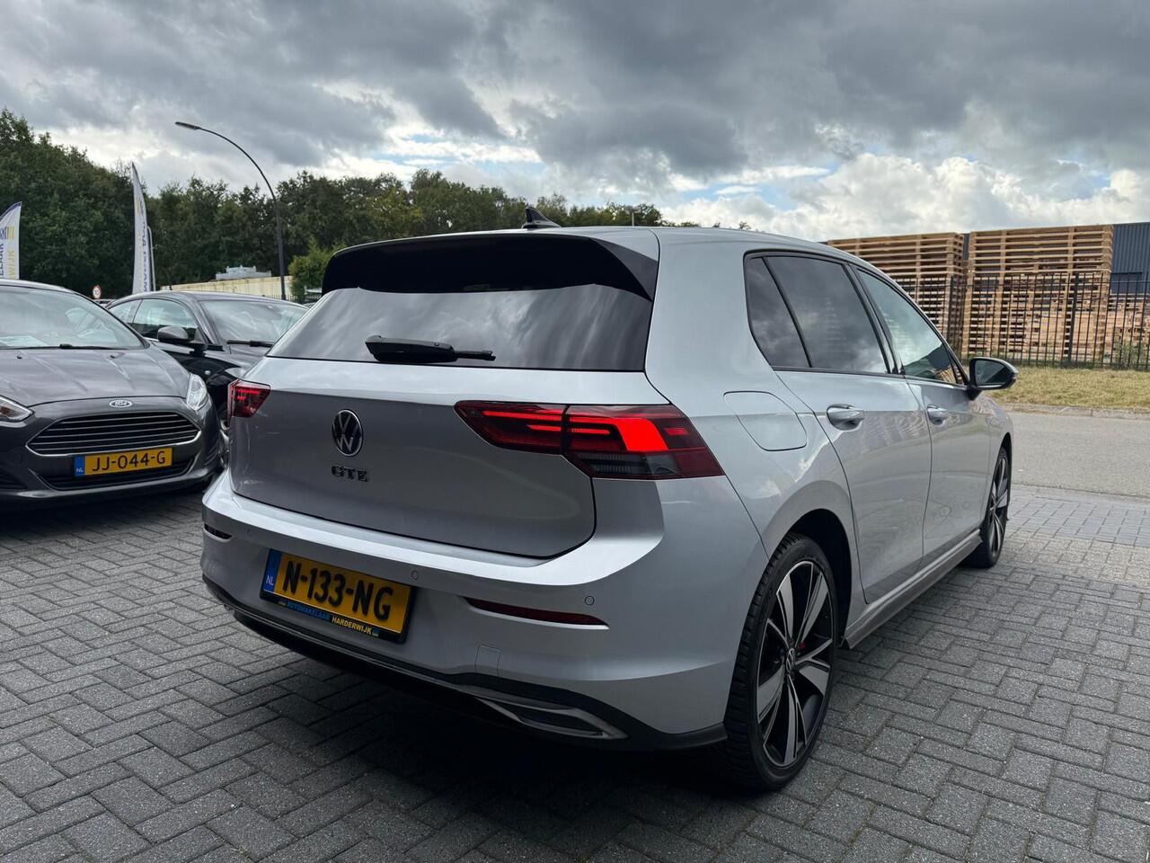 Volkswagen GOLF 1.4 eHybrid GTE | 2E EIGENAAR | 12MND GARANTIE | LED | DAB | CARPLAY | NAVI | ADAPTIVE CRUISE | LMV | BTW AUTO |
