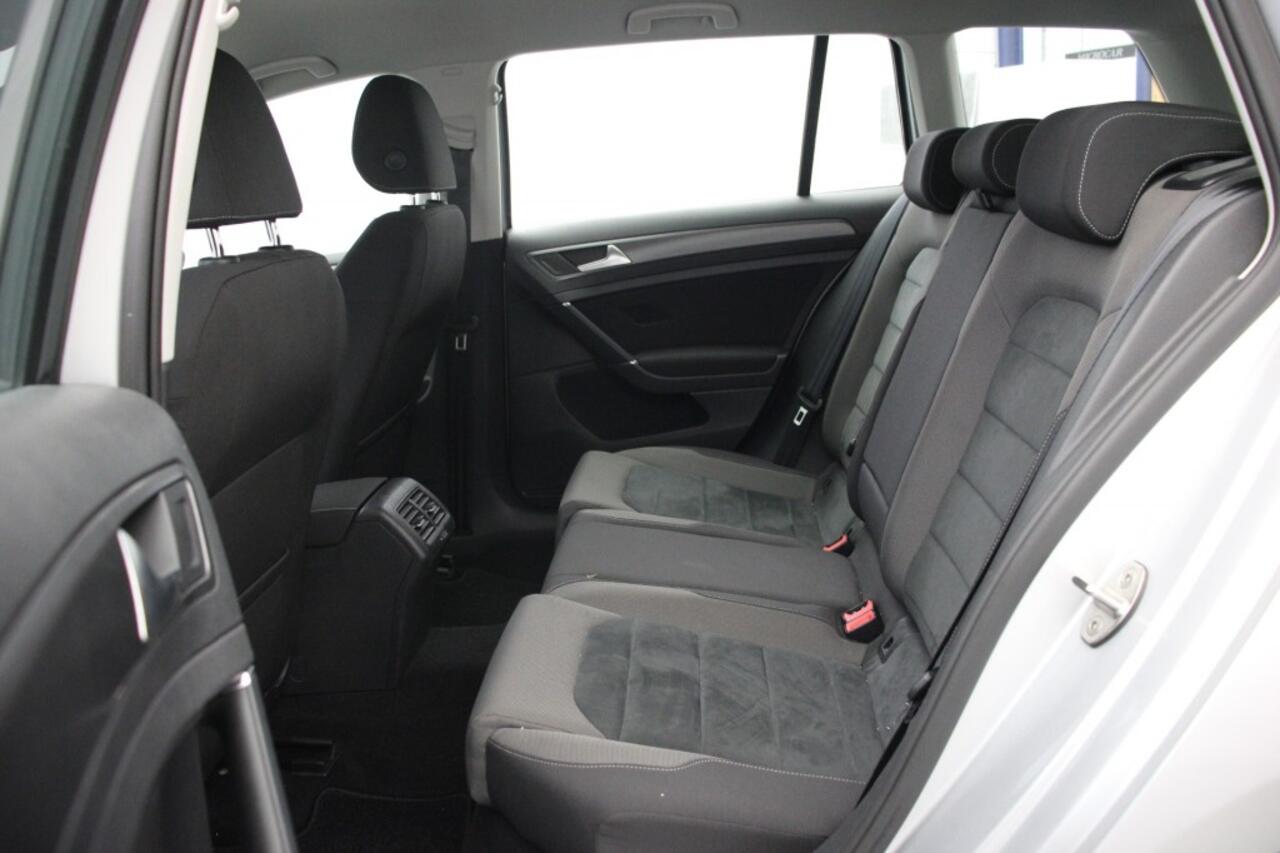 Volkswagen GOLF Variant 1.6 TDI Comfortline Business - Carplay, Massage, Stoelverw.