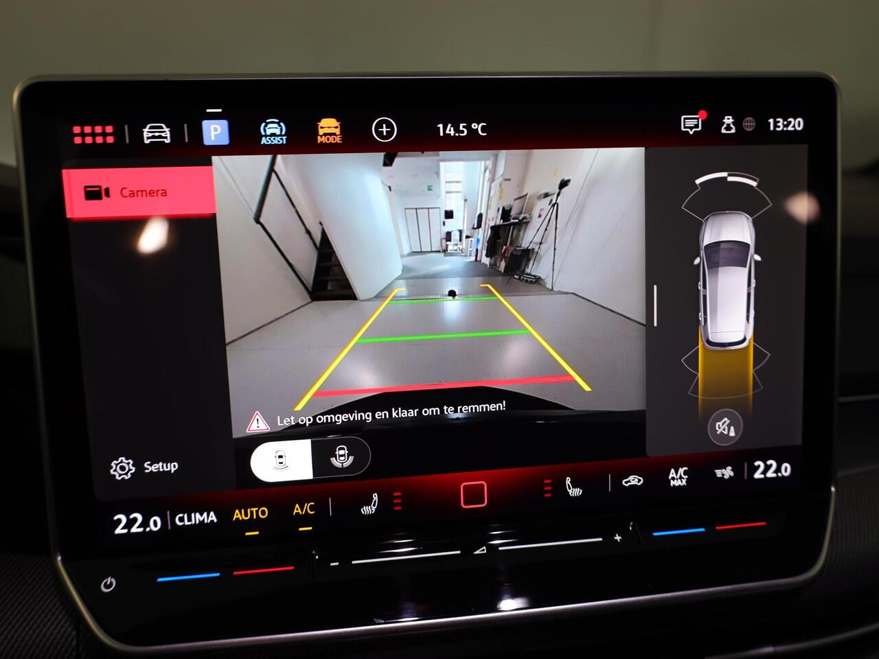 Volkswagen GOLF 2.0 TSI GTI 265PK DSG | Verlengde garantie | Panorama dak | Head up Display | Blackstyle | 19"LM velgen |