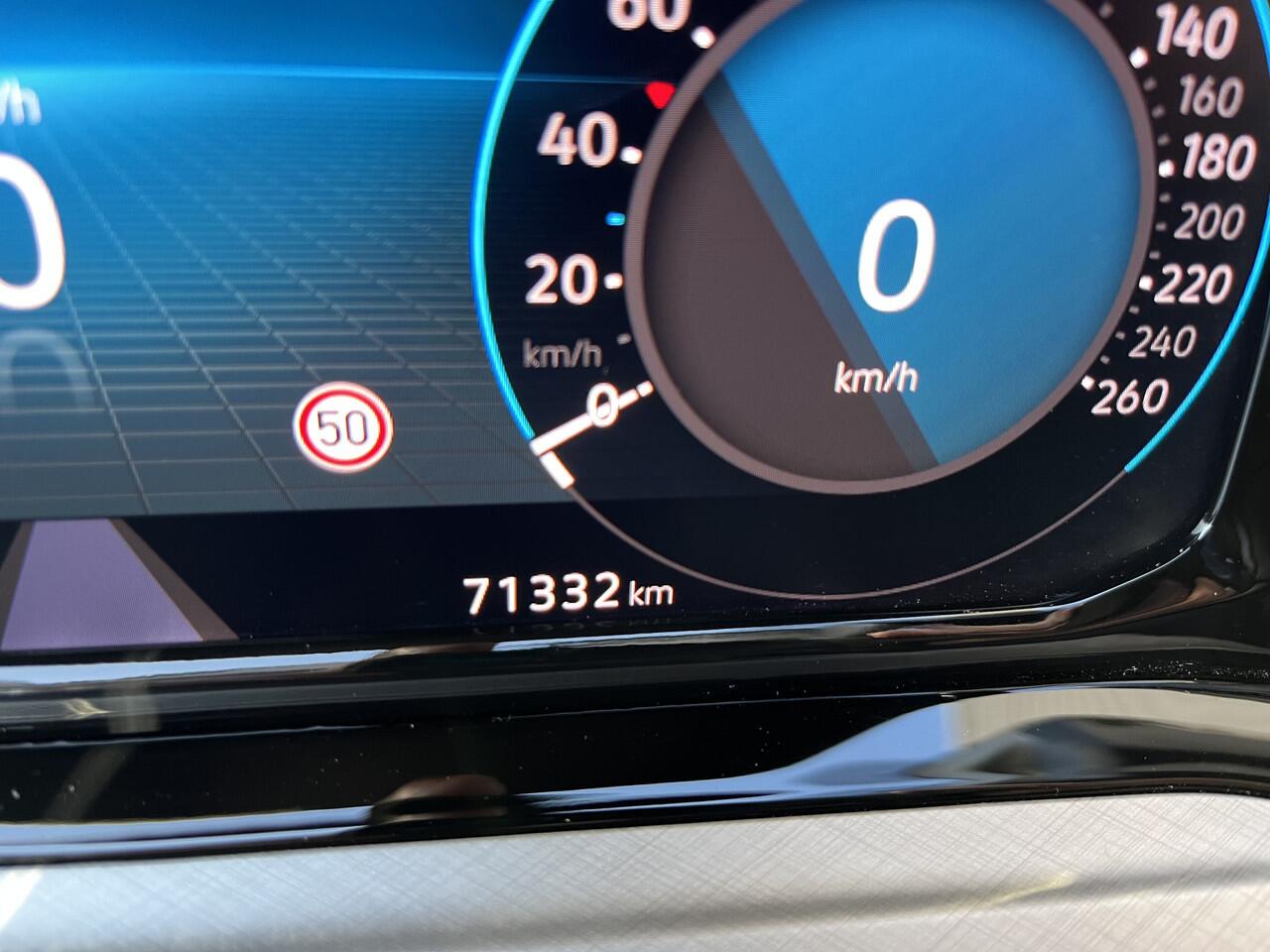 Volkswagen GOLF 1.0 TSI Life / APP CONNECT/ PARK. SENSOREN V+A/ CAMERA/ DIGITAL DASHBOARD/ ADAPT. CRUISE/ NAVI/ CLIMA/ DAB/ LANE-ASSIST/ ISOFIX/ 16'' LMV