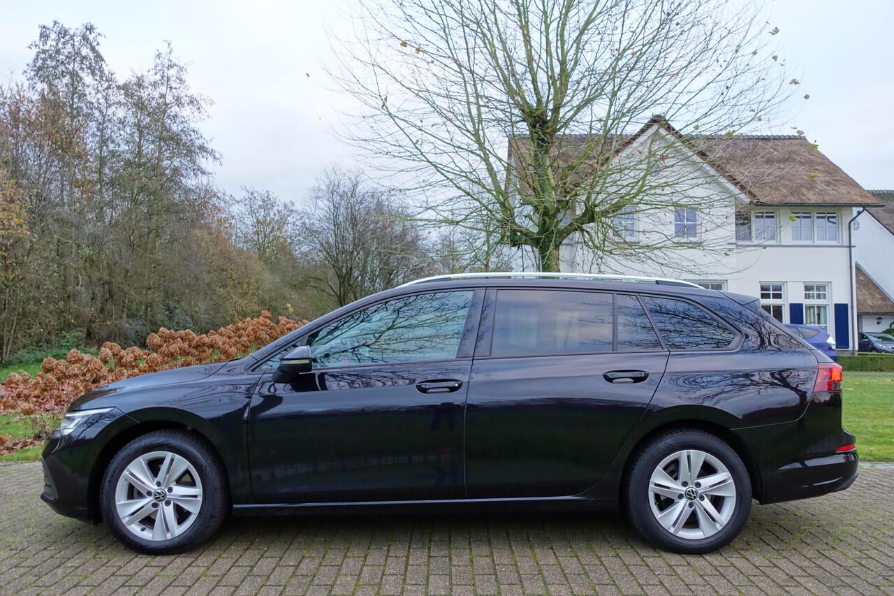 Volkswagen GOLF Variant 1.5 eTSI R-Line | Trekhaak | Stoelverwarming | Stuurwielverw. | CarPlay | Sfeerverlichting | BTW