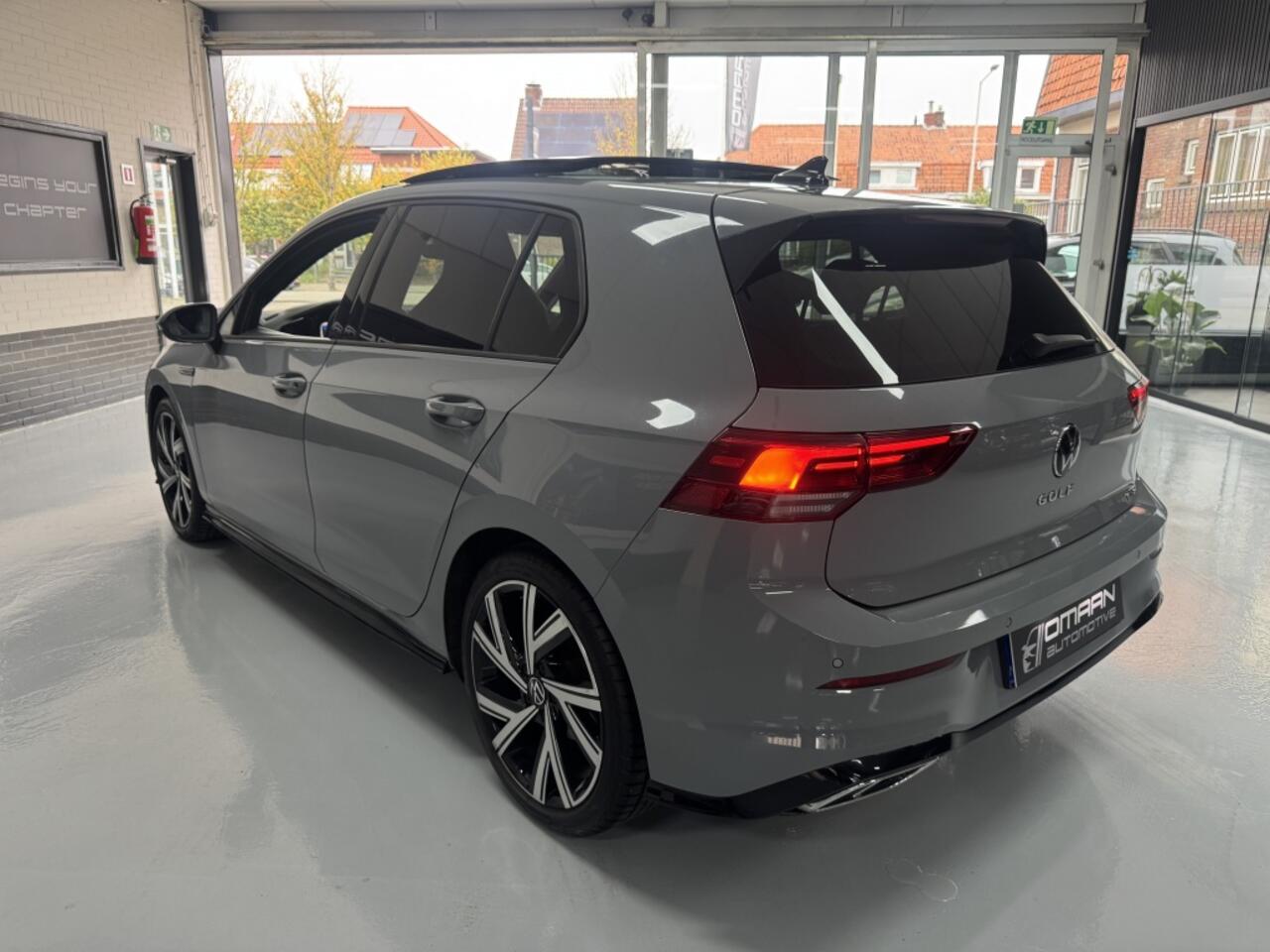 Volkswagen GOLF 1.5 eTSI R-Line Aut. Pano Camera Carplay