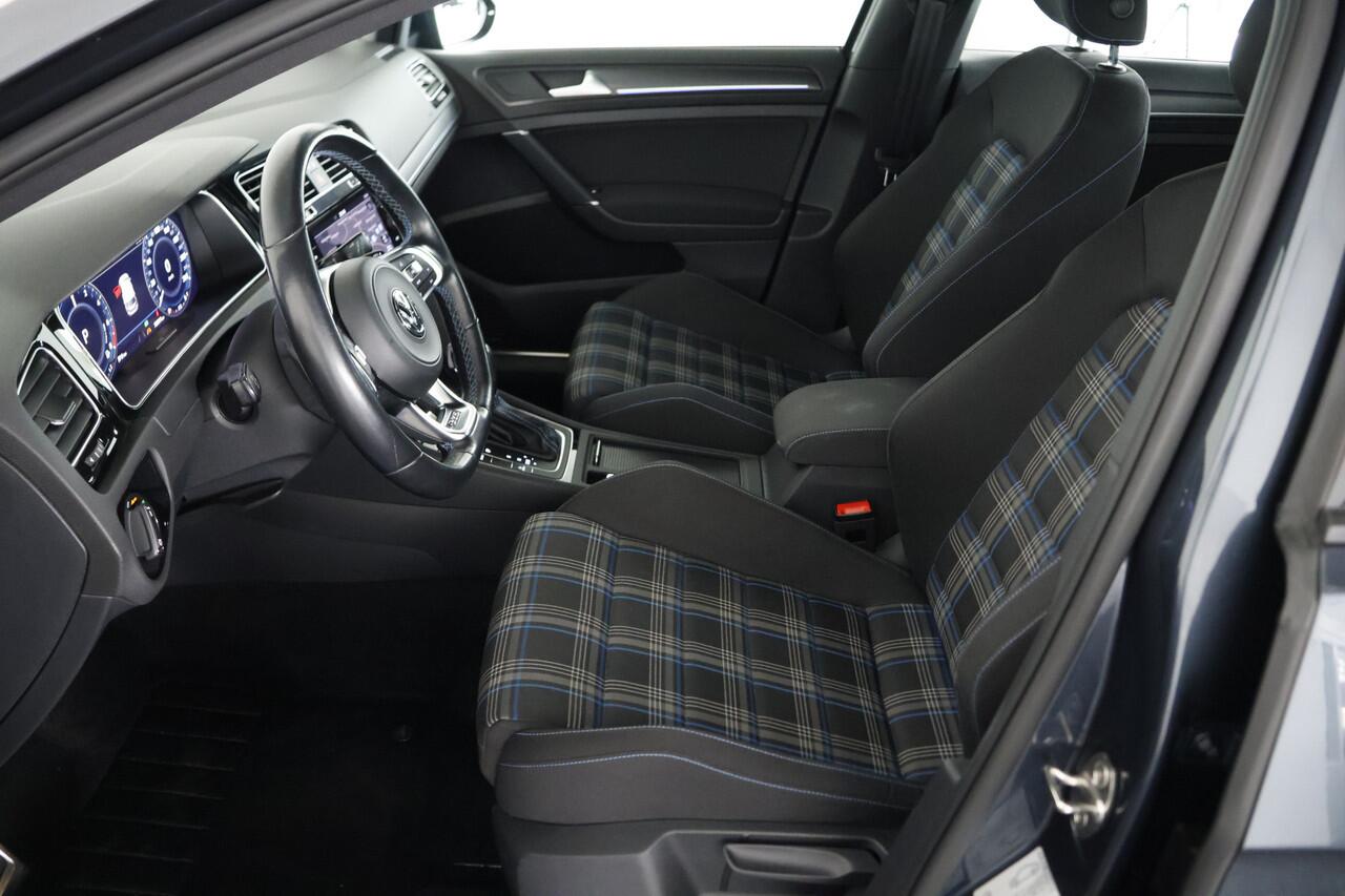 Volkswagen GOLF 1.4 eHybrid GTE / LED / ACC / CarPlay / Standkachel / Navi