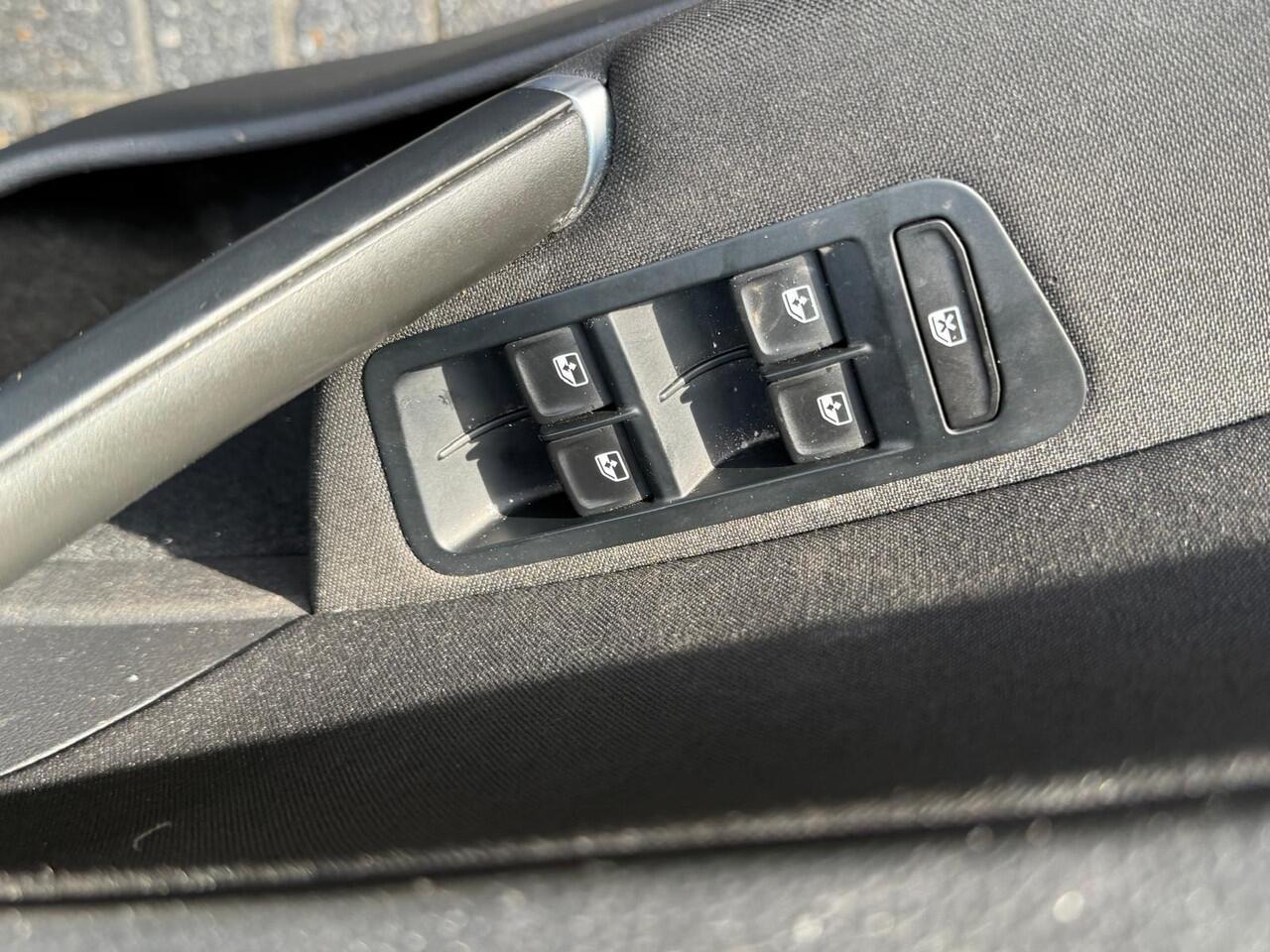 Volkswagen GOLF Variant 1.0 TSI Comfortline Business Airco-Ecc/Navi/Alu wielen