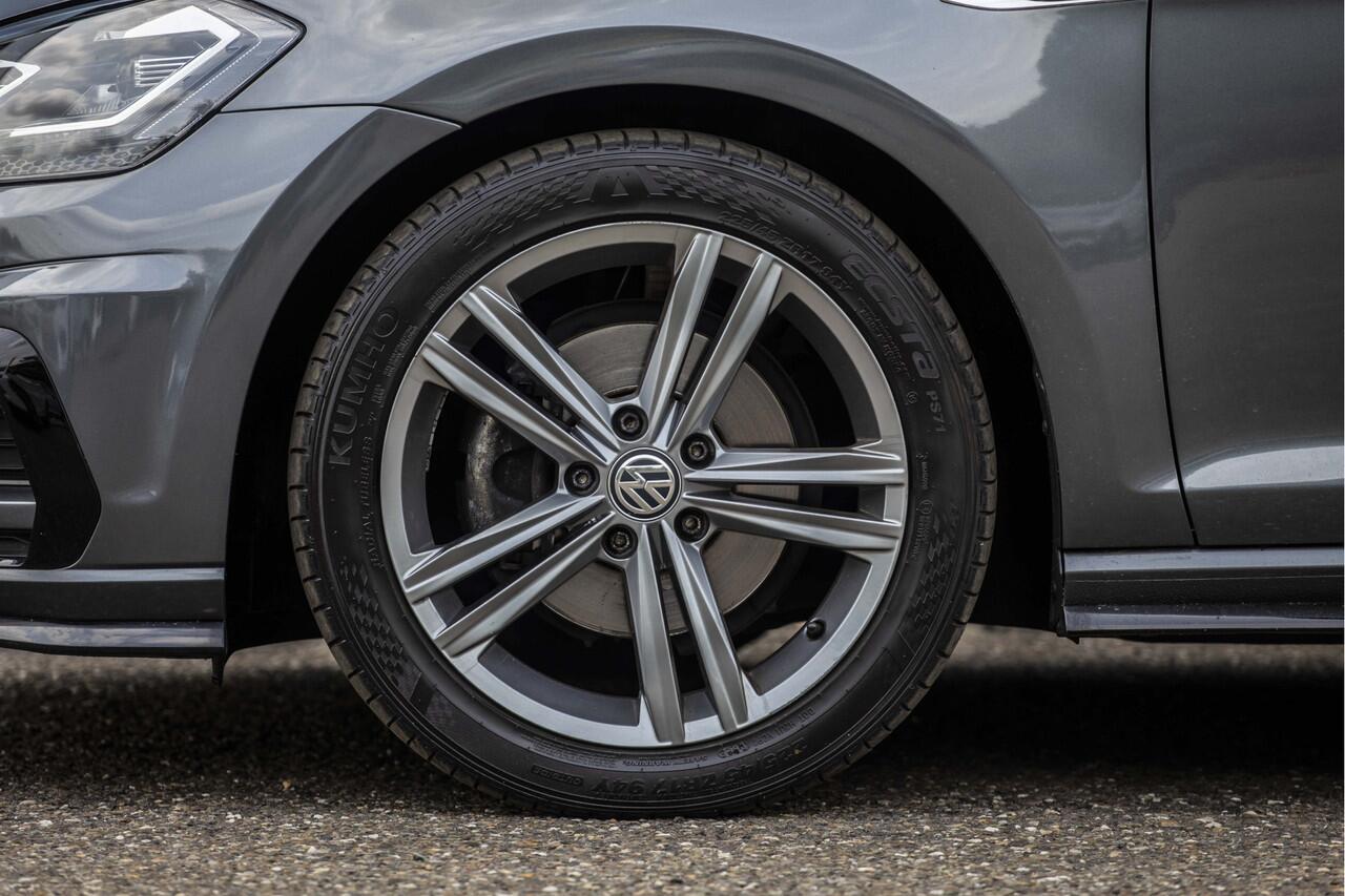 Volkswagen GOLF 1.5 TSI Highline Business R