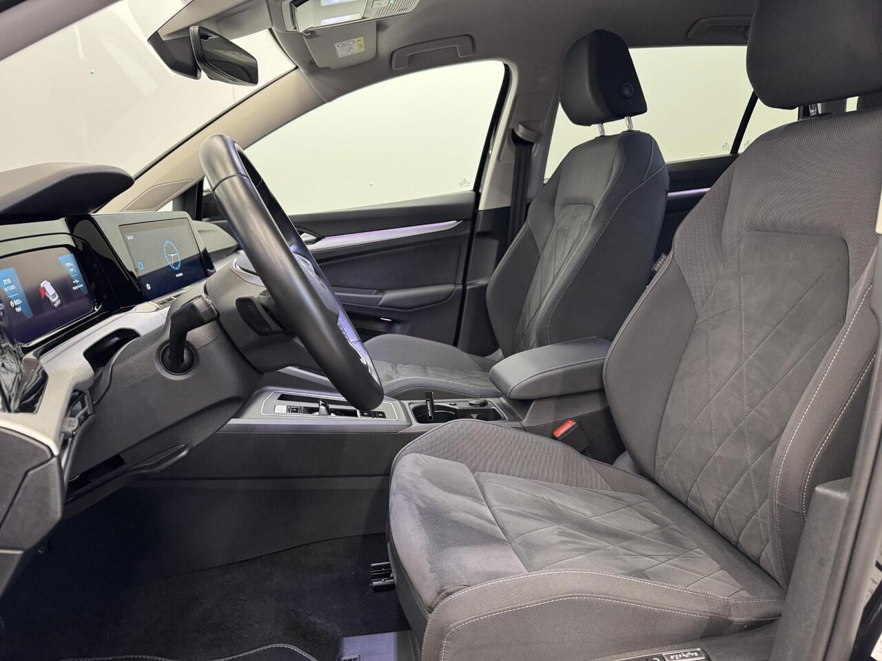 Volkswagen GOLF Variant 1.0 eTSI Life Business | NL Auto | Lounge pakket | Led | Stoelverwarming | Rijklaarprijs